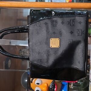 MCM SMALL TOTE BAG.BLACK